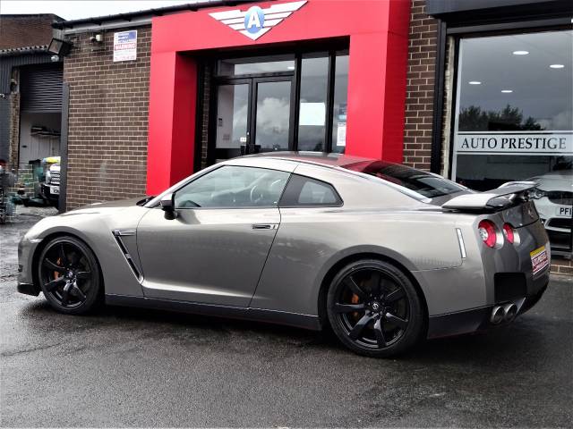 2010 Nissan GT-R 3.8 GT-R PREMIUM EDITION S-A STANDARD CAR LOW OWNERS 60 REG GARAGED CAR