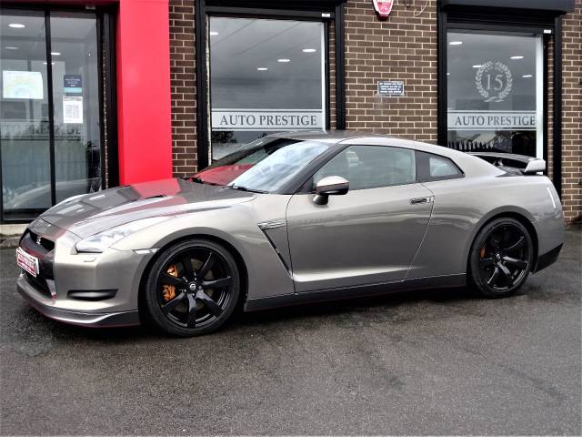 2010 Nissan GT-R 3.8 GT-R PREMIUM EDITION S-A STANDARD CAR LOW OWNERS 60 REG GARAGED CAR