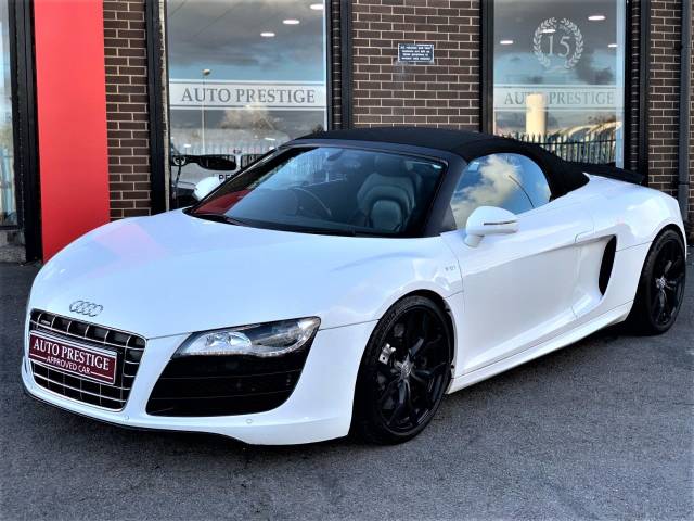 Audi R8 5.2 FSI Quattro 2dr R Tronic Convertible Petrol White