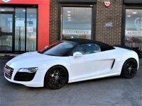 Audi R8 5.2 FSI Quattro 2dr R Tronic Convertible Petrol White