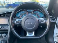 Audi R8 5.2 FSI Quattro 2dr R Tronic Convertible Petrol White