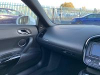Audi R8 5.2 FSI Quattro 2dr R Tronic Convertible Petrol White