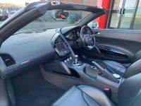 Audi R8 5.2 FSI Quattro 2dr R Tronic Convertible Petrol White