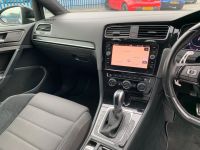 Volkswagen Golf 2.0 TSI 310 R 5dr 4MOTION DSG BLACK PACKAGE SAT NAV HEATED SEATS Hatchback Petrol Blue