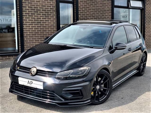 2019 Volkswagen Golf 2.0 R TSI DSG BLACK 5 DOOR WITH PAN ROOF PRETORIA ALLOY PACKAGE VW WARRANTY AMBIENT LIGHTING