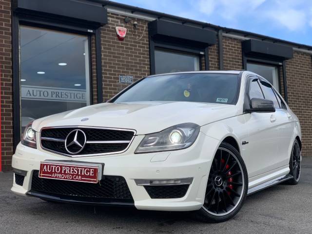 2012 Mercedes-Benz C Class 6.2 C63 4dr Auto PEARL WHITE+CARBON+FSH