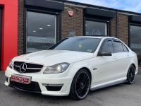Mercedes-Benz C Class 6.2 C63 4dr Auto PEARL WHITE+CARBON+FSH Saloon Petrol White