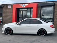 Mercedes-Benz C Class 6.2 C63 4dr Auto PEARL WHITE+CARBON+FSH Saloon Petrol White