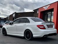 Mercedes-Benz C Class 6.2 C63 4dr Auto PEARL WHITE+CARBON+FSH Saloon Petrol White