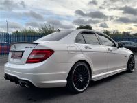 Mercedes-Benz C Class 6.2 C63 4dr Auto PEARL WHITE+CARBON+FSH Saloon Petrol White