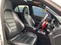 Mercedes-Benz C Class 6.2 C63 4dr Auto PEARL WHITE+CARBON+FSH Saloon Petrol White