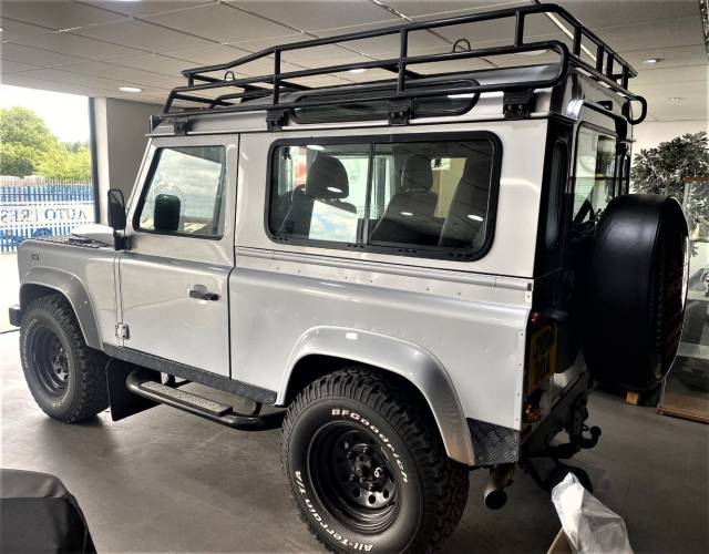 2008 Land Rover Defender 2.4 90 XS SW SWB LIKE NEW PORTFOLIO OF BILL REVISED ENGINE MODEL