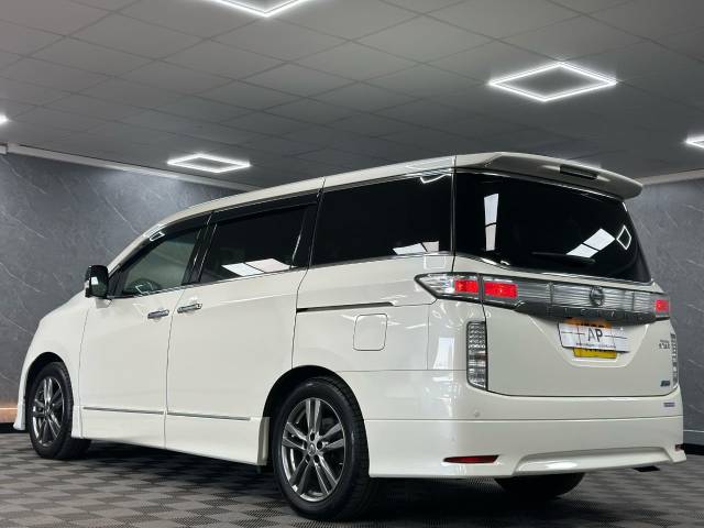 2013 Nissan Elgrand 2.5 AUTO HIGHWAY STAR 4X4 NISMO STYLING PACK