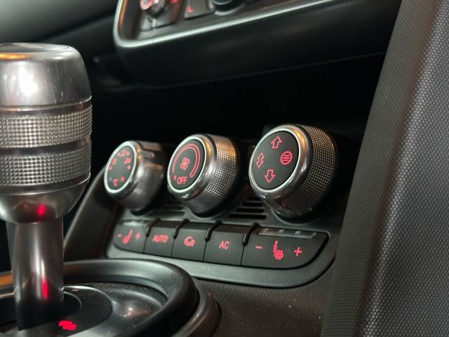 2008 Audi R8 4.2 FSI Quattro 2dr R Tronic COUPE LOW MILEAGE CARBON BLADES RED CALIPERS