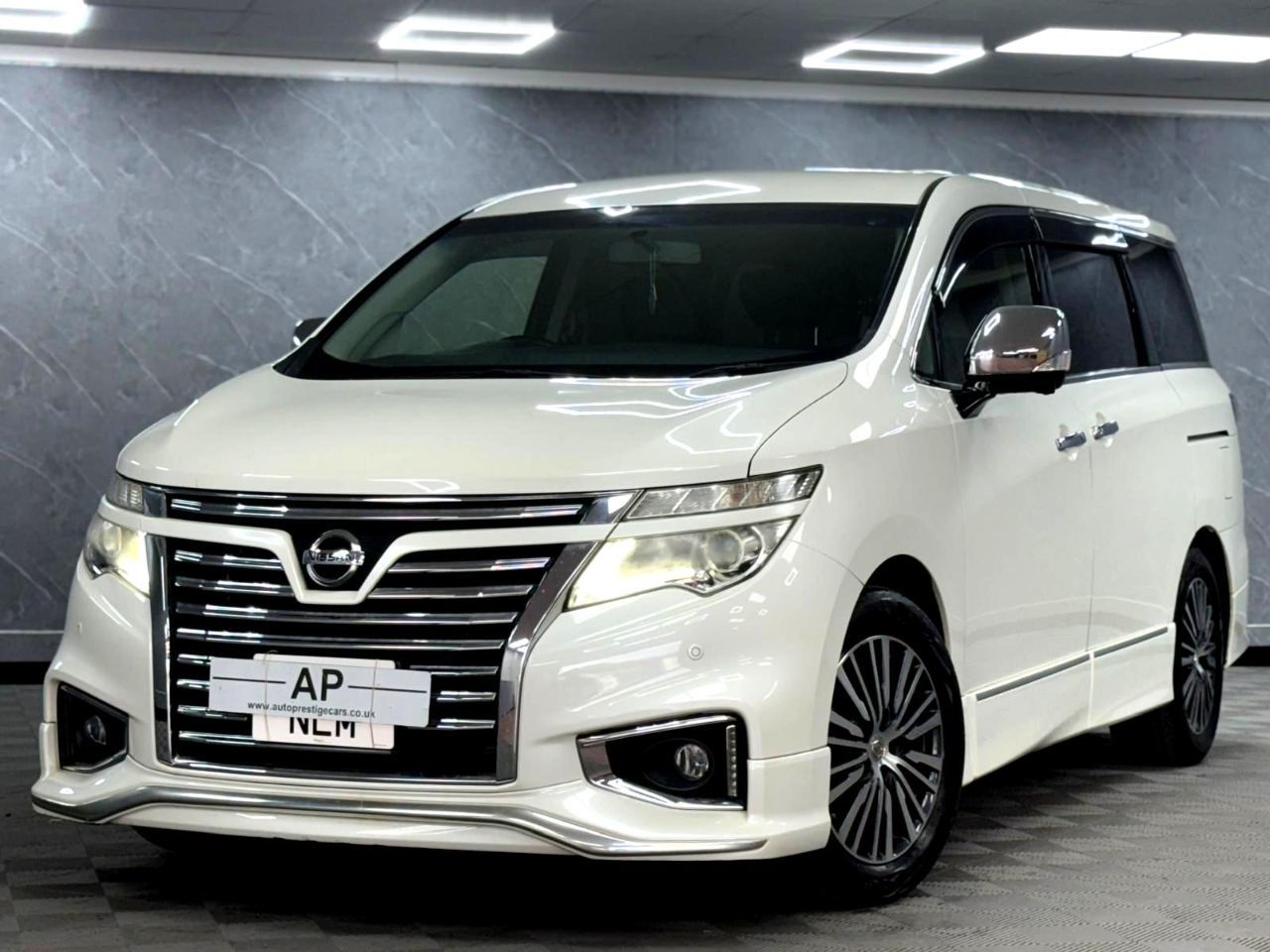 22017 Nissan Elgrand