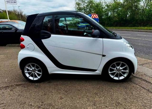 2013 Smart Fortwo Cabrio 1.0 Passion mhd 2dr Softouch Auto RED INTERIOR SAT NAV
