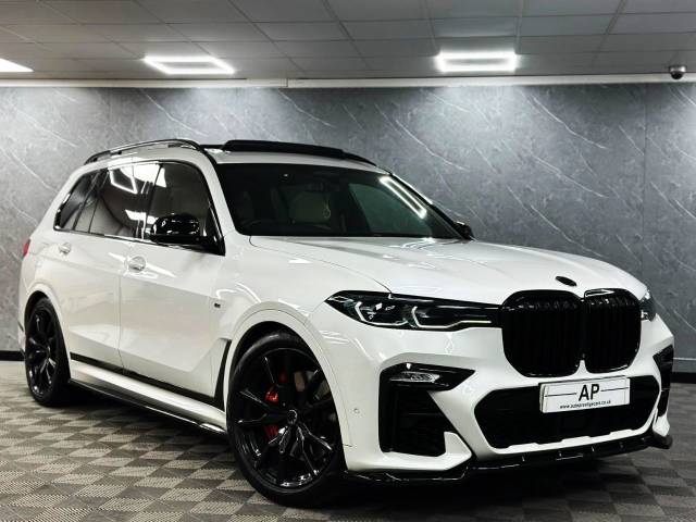 BMW X7 3.0 X-DRIVE 30D 7 SEATER OVER 10K UPGRADES SKY LOUNGE CRYSTAL PACK AERO PACK Estate Diesel White