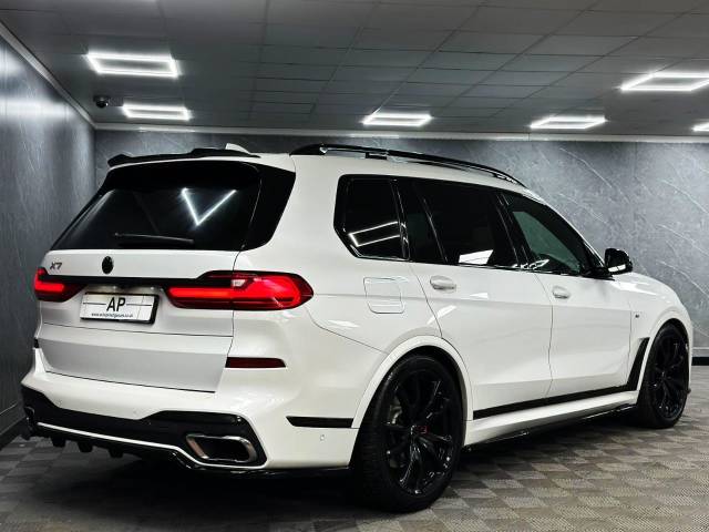 2019 BMW X7 3.0 X-DRIVE 30D 7 SEATER OVER 10K UPGRADES SKY LOUNGE CRYSTAL PACK AERO PACK