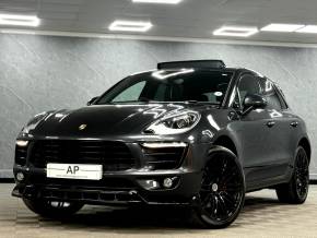 PORSCHE MACAN 2017 (17) at Autoprestige Cars Bradford