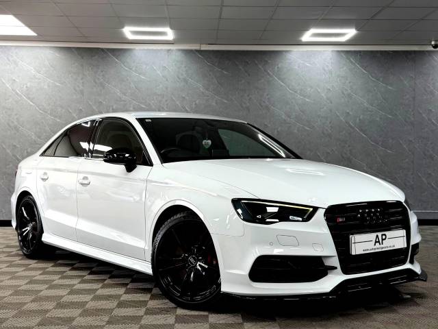 2015 Audi S3 2.0 TFSI S Tronic quattro Euro 6 (s/s) 4dr (Nav) TOP SPEC | IMMACULATE