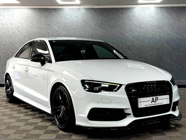 2015 Audi S3 2.0 TFSI S Tronic quattro Euro 6 (s/s) 4dr (Nav) TOP SPEC | IMMACULATE