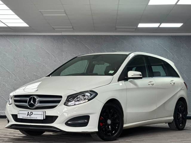 2015 Mercedes-Benz B Class 1.5 B180 CDI SE 5dr £20 TAX 60 MPG SPORT PACK BLACK ALLOYS RED CALIPERS WHITE