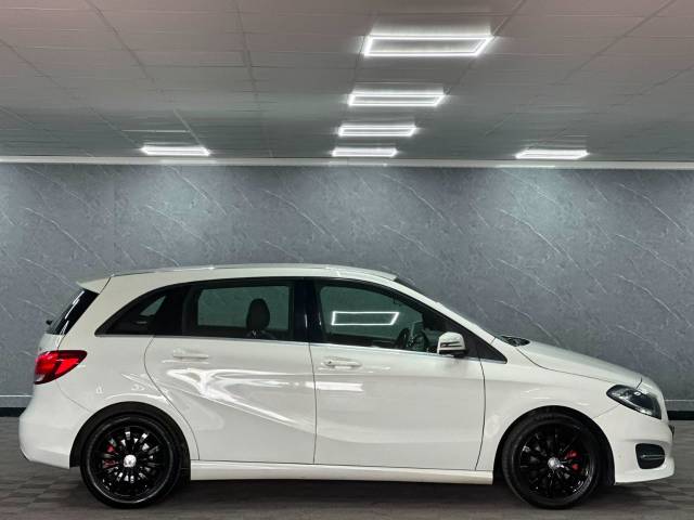 2015 Mercedes-Benz B Class 1.5 B180 CDI SE 5dr £20 TAX 60 MPG SPORT PACK BLACK ALLOYS RED CALIPERS WHITE