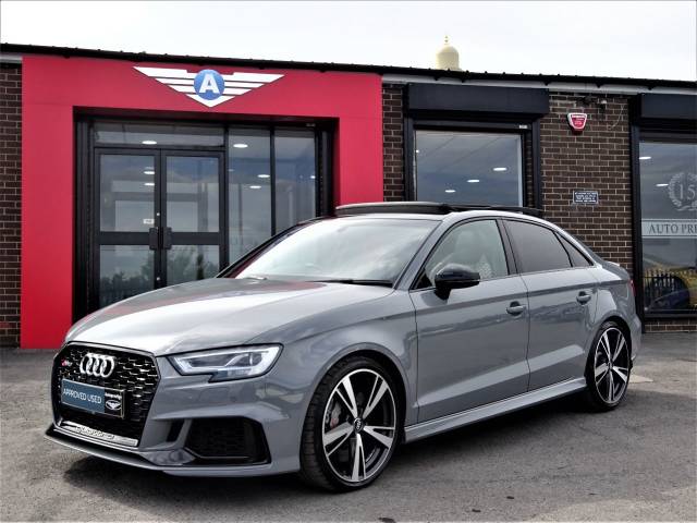 Audi RS3 2.5 TFSI Quattro S Tronic SALOON MASSIVE SPEC NARDO GREY 67 DESIGN PACK CERAMIC BRAKES Saloon Petrol Grey