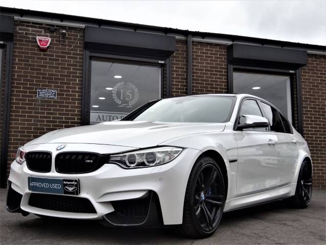 BMW M3 3.0 4dr DCT WITH EXTRAS MINERAL WHITE Saloon Petrol White