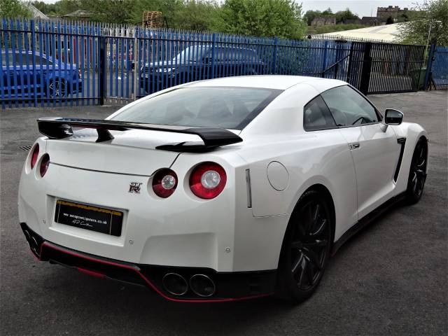 2011 Nissan GT-R 3.8 NISMO STYLING DIAMOND WHITE RECARO EDITION CARBON FIBRE UPGRADES 650 BHP BY AC SPEEDTECH