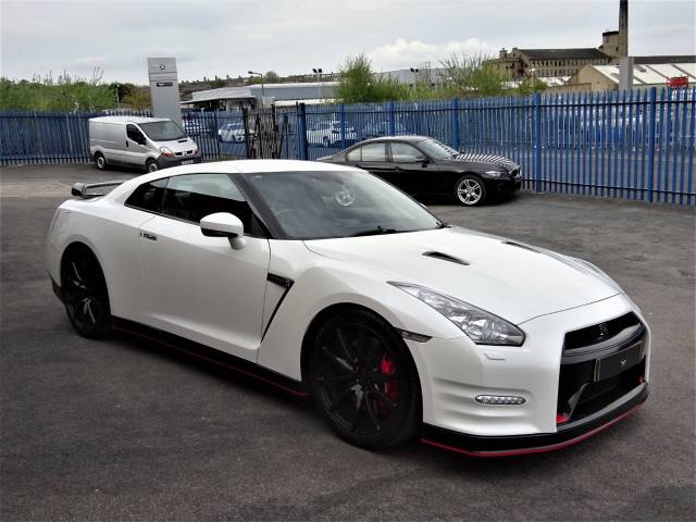 2011 Nissan GT-R 3.8 NISMO STYLING DIAMOND WHITE RECARO EDITION CARBON FIBRE UPGRADES 650 BHP BY AC SPEEDTECH