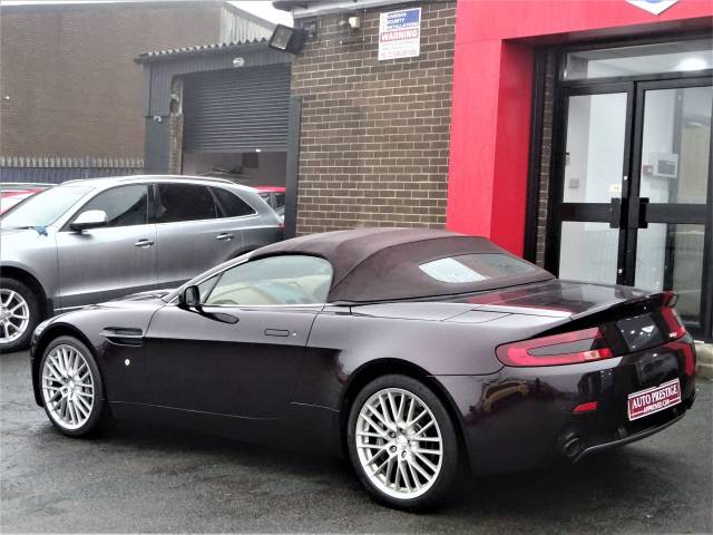 2009 Aston Martin V8 Vantage 4.7 VANTAGE LOW MILEAGE ROADSTER CONVERTIBLE