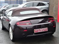 Aston Martin V8 Vantage 4.7 VANTAGE LOW MILEAGE ROADSTER CONVERTIBLE Convertible Petrol Red